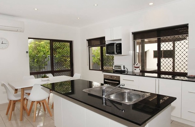 6 Petrie Avenue, Marcoola