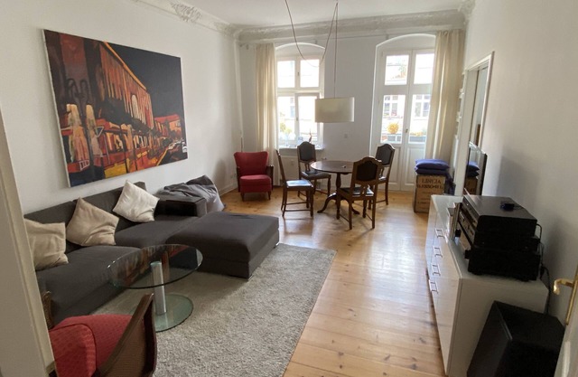 65sqm top old building apartment for 2 in Prenzl. Mountain incl. sunny balcony