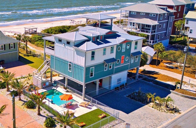 6bd/5.5ba Gulf Front on North Cape w/Private Pool and 360-Degree View Watchtower