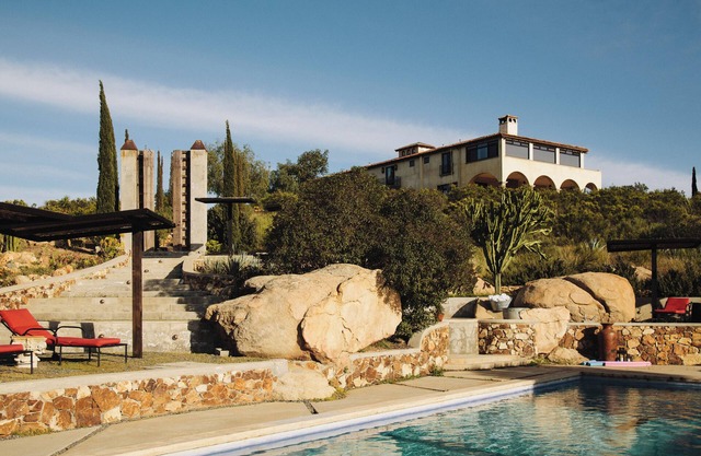 7-bedroom Villa with pool, hot tub and amazing views in the heart of the Valley