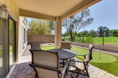 7 Mi to Dtwn Golf Getaway with Fire Pit in Phoenix