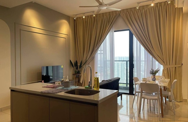 7 min to IKEA - Lalaport - Pool - TRION 7pax 2R2B