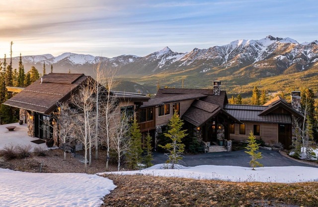 7 Renegade Rd (7-Bedroom Home) with Mountain view by Moonlight Basin Lodging