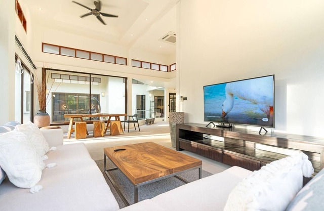 700㎡ private pool modern style 4 bedroom villan