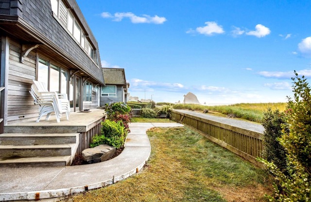 777 Ocean - Beachfront! - Beachcomber Vacation Homes