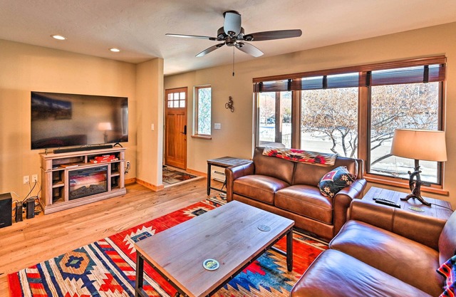 7984: Pet-Friendly Townhome w/Grill!