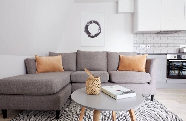 7VH Virginia House 3 Double Bed Bloomsbury Penthouse sleeps 6