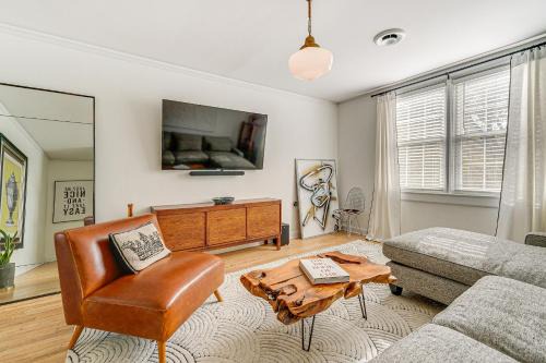 8 Mi to Beach Cozy Condo Getaway in Wilmington!