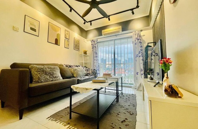 8 pax Homestay near Axiata Arena & Pavilion 2