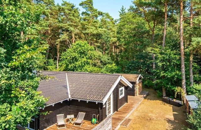 8 person holiday home in Rønde