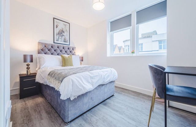 8 Regent Circus Apartment Central Location Long Stays