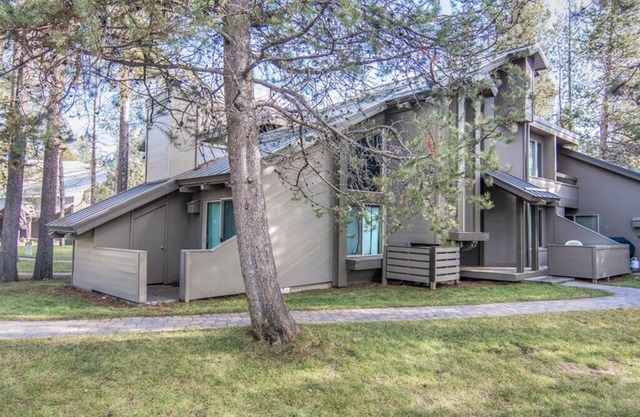 8 Tennis Village | 2 BR/2 BA, Sleeps 8