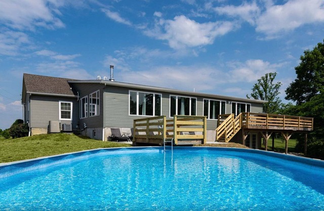 80 Acre Retreat with Pool—Minutes to Ark—Sleeps 15