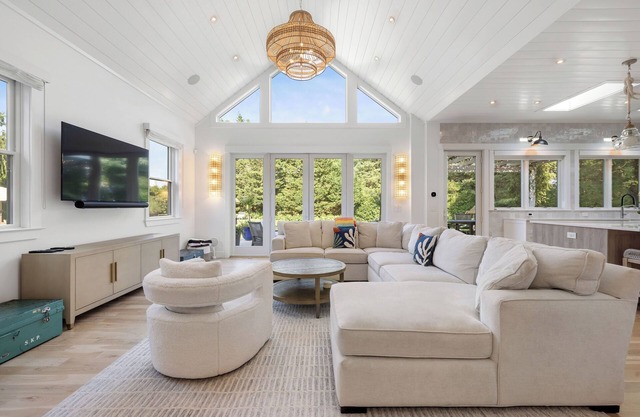 8BR Hamptons Estate w/Heated Pool & Hot Tub – Only August 24th Onward Remaining