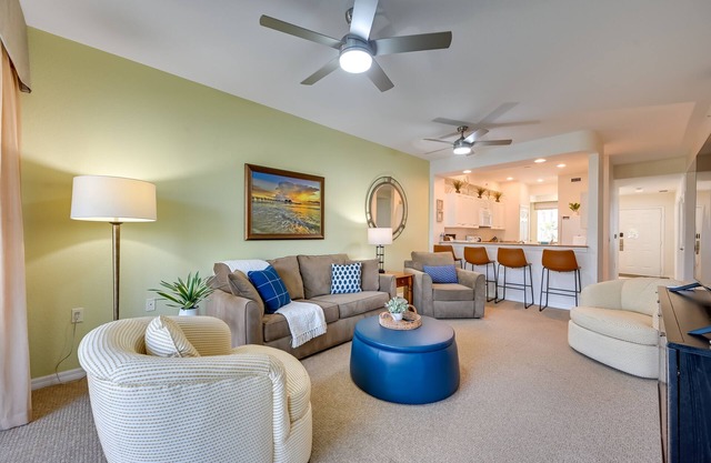 9 Mi to Beach: Naples Golf Getaway w/Pool Access!