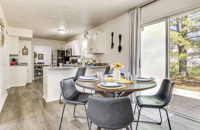 9 Mi to Dtwn Indianapolis: Family-Friendly Home!