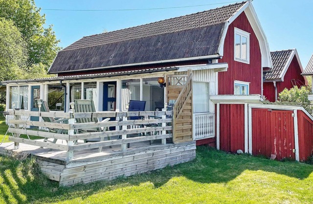 9 person holiday home in LYSVIK