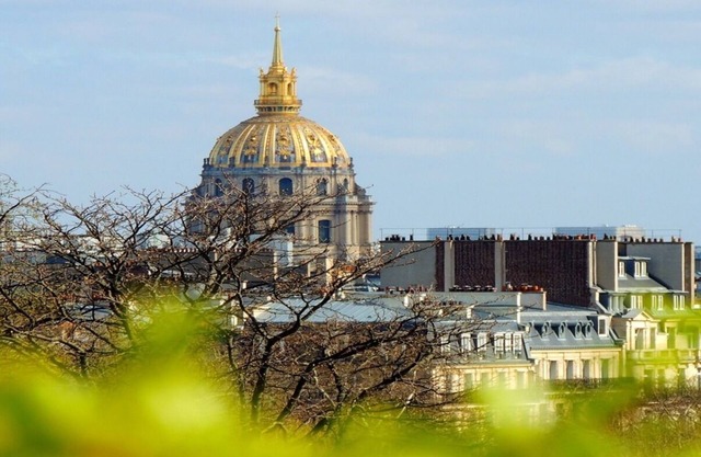 A BALCONY THAT OVERLOOKS ESPLANADE DES INVALIDES-A STUNNING EIFFEL HOME