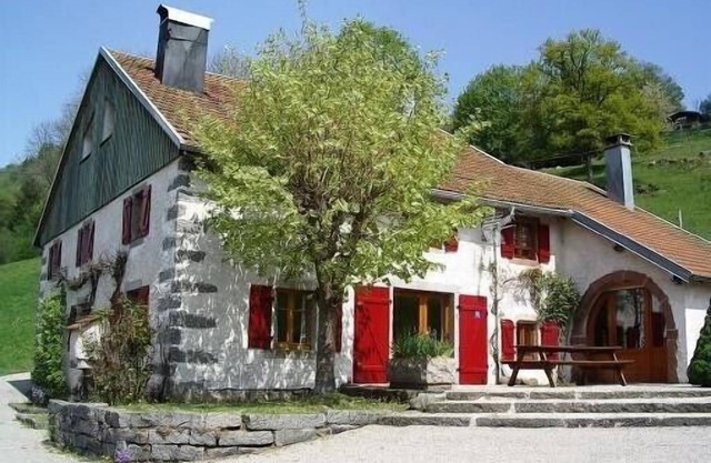 A beautiful farm renewed in a authentic way in the heart of high vosges