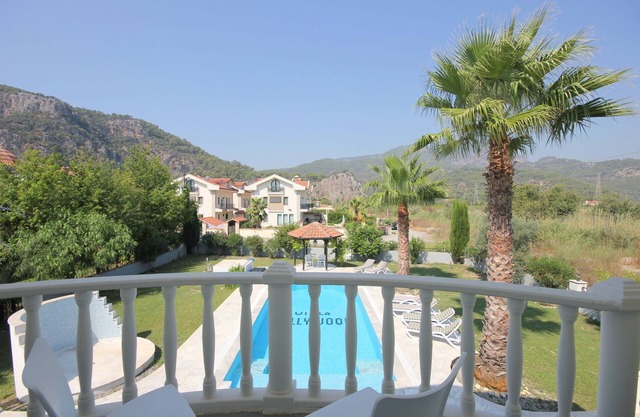 A beautiful Luxury Detached Villa, Large Private Pool & Grounds in Quiet Area
