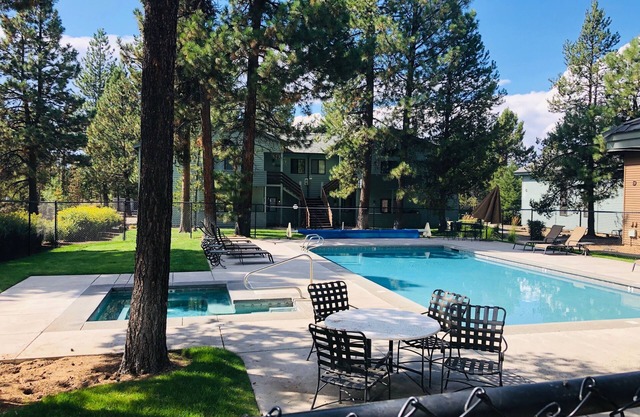 A/C- Family Friendly - Forest View- Pool and Hot Tub