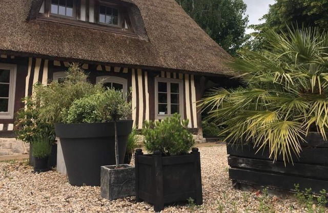 A charming 160 m2 cottage - trendy decor - near the Normandy beaches