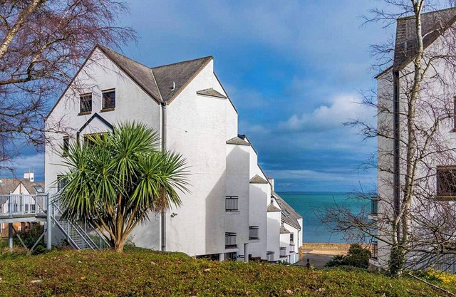 A charming apartment just a short stroll from the beach and local amenities.