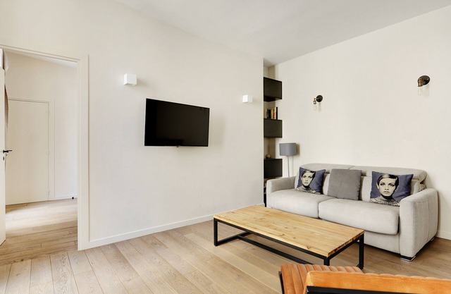 A Chic Apartment in Le Marais/St Paul