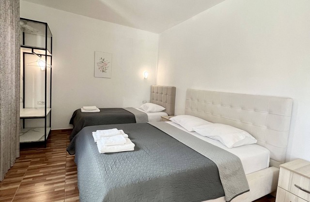 A comfortable home-away-from-home experience, close to everything.