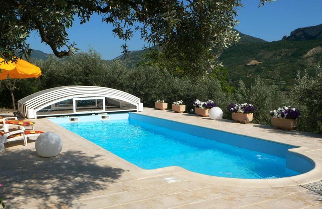 A corner of paradise for 10 guests in Drôme Provençale