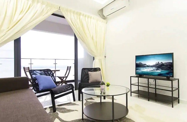 A Cozy & Airy 3BR Suite in Danga Bay FREE Parking