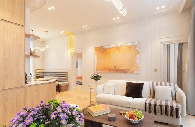 A Elegant 2-BR/2BA with Services in Louvre