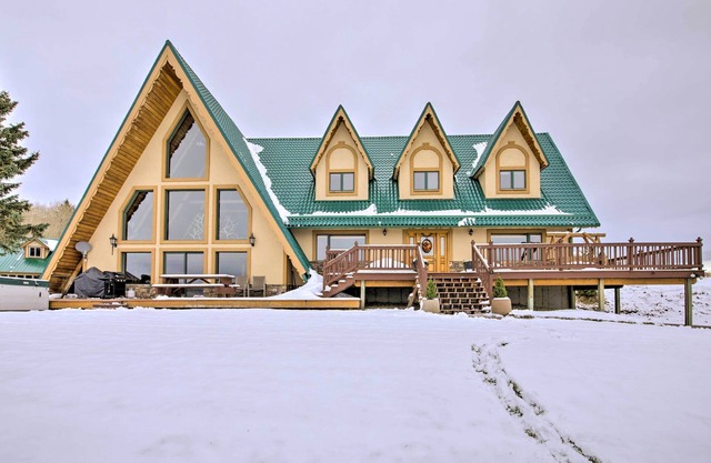 A-Frame Home w/Breathtaking Views & Hot Tub!