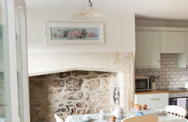 A lovely Grade II listed cottage in a central location.