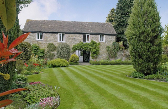A lovely restored coach house only 300 yards from the centre of Kington.