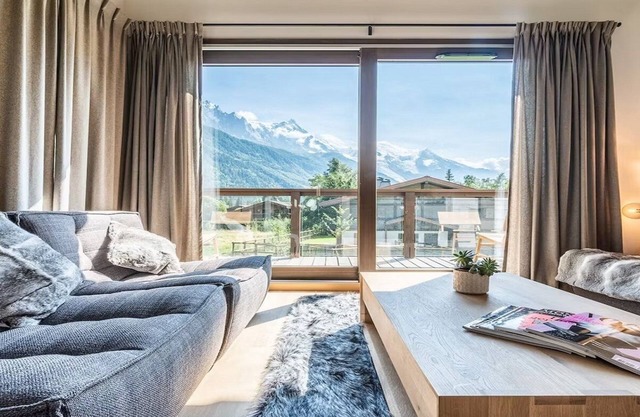 A LUXURIOUS CHAMONIX CHALET WITH AN EASY ACCESS TO SKI AND TRANSPORT