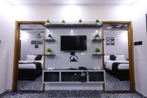 A Meridian Stay