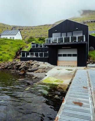 A pearl in a forgotten fjord - Luxury Boathouse