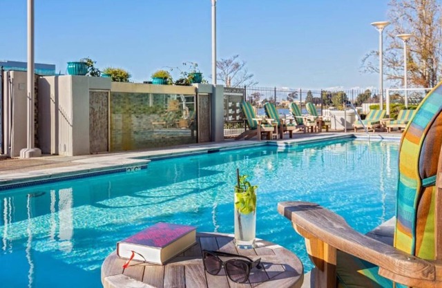 A Place You'll Surely Enjoy! Swimming Pool, Pet-friendly Hotel, Ideal Location!