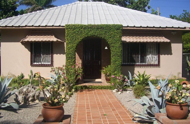 A Private Cottage Just Steps Away From the Beach and Hip Strip