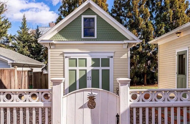 A Private, Serene Retreat Just Outside DC – Hillier Cottage