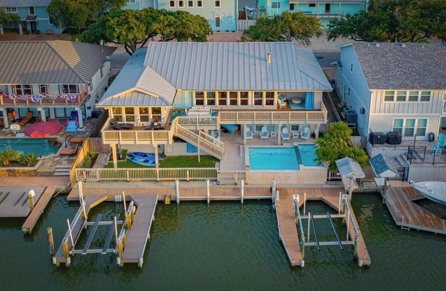 A Reel Paradise - Everyone`s Favorite Getaway!