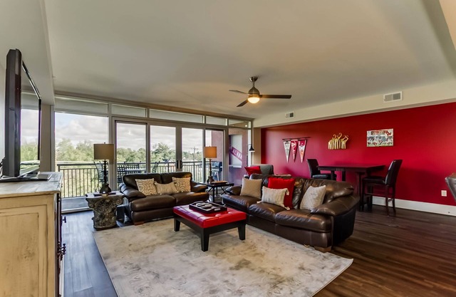 A ROLL-TIDE RENTAL 2 blocks from SABAN FIELD at BRYANT DENNY Stadium!