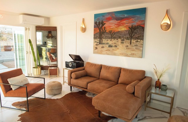 A romantic and quiet getaway to enjoy endless skies and desert views.