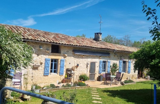 A SERVANAC Chambre privative dans un jardin bucolique