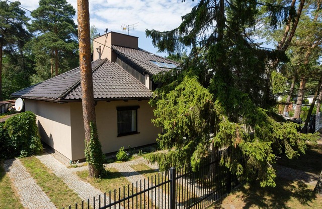 A spacious house with garden for family/friends. Conveniently and independently