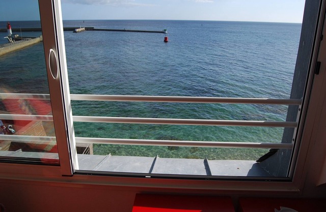 A studio located in a house directly on the beach in a stunning maritime site