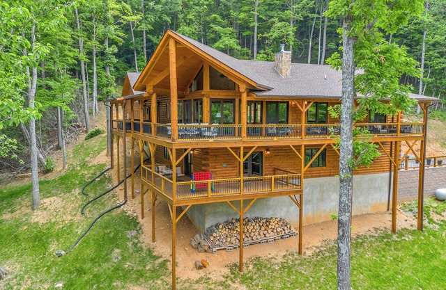 A Stylish Cabin Stocked with Games | Fun for All Ages | Mountain Dreams