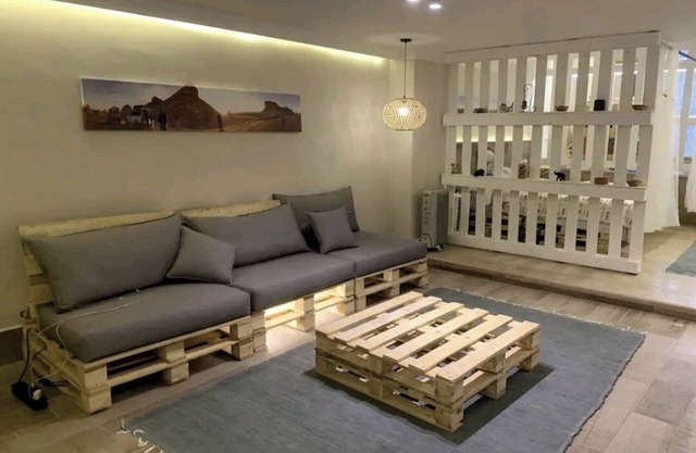 A stylish retreat near the Palace.