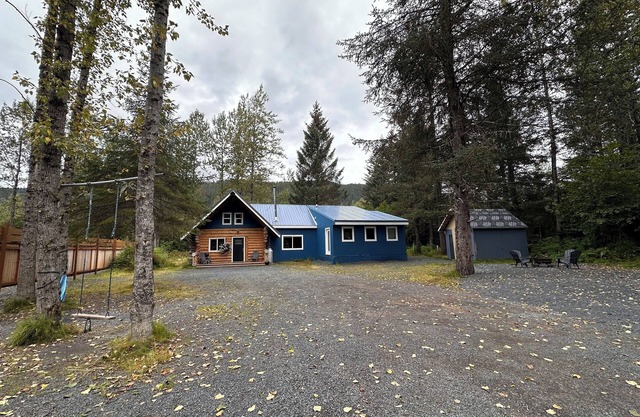 A true Alaskan home, short drive from town, relaxing and cozy in the forest.